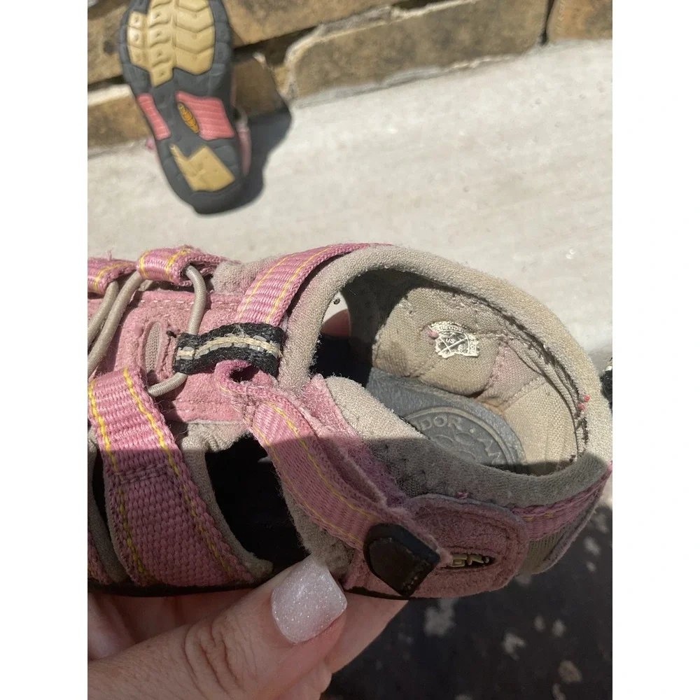 Preowned - KEEN WATER SANDALS - TODDLER Pink Gray SIZE 7 Nice
